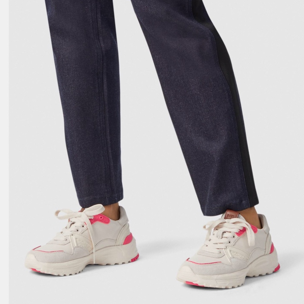 Coach C143 Runner